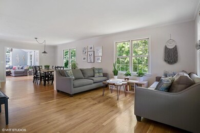 02_11desires_150_LivingRmFamilyRm_MLSuse