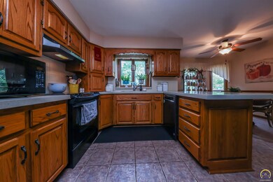 3776 SW Wood View Dr, Topeka, KS 66610 - photo 4