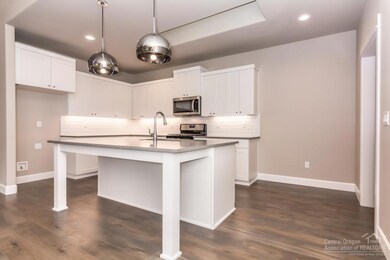 63909 Hunters Cir, Bend, OR 97701 - photo 6