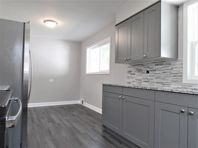 611 N Lewis Ave, Waukegan, IL 60085 - photo 6