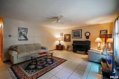 1808 Center St, Pekin, IL 61554 - photo 4