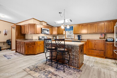 566 McTeer St, Greenback, TN 37742 - photo 2