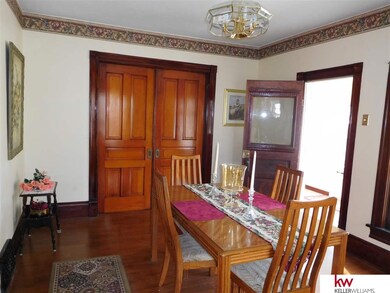 Note Pocket Doors