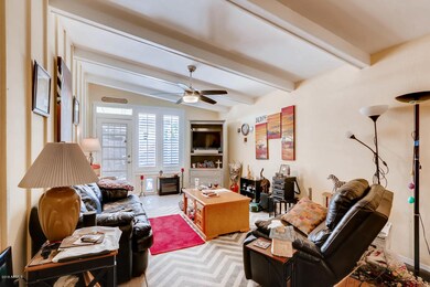 4425 E Hubbell St Unit 99-large-007-6-Li