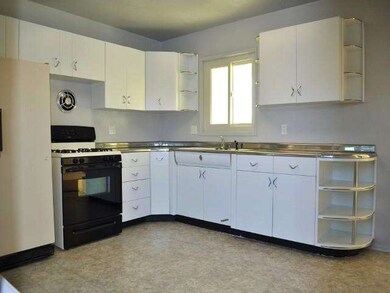 Very nice kitchen!