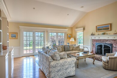 211 Dunrobin Low Res-3