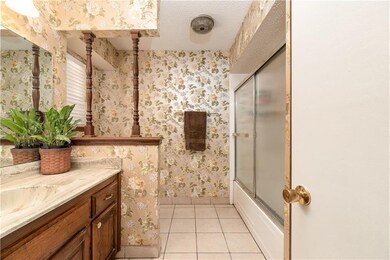 924 NE 4th St, Moore, OK 73160 - photo 6