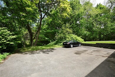 The Green Space behind provides Quiet and Privacy