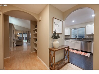 15085 SE Elm Park Dr, Clackamas, OR 97015 - photo 3