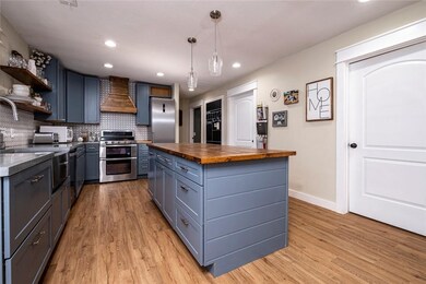 817 NE A St, Bentonville, AR 72712 - photo 2