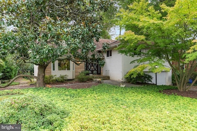 5804 Lenox Rd, Bethesda, MD 20817 - photo 2