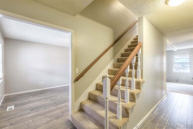 1504 W Oakridge Ct, Broken Arrow, OK 74012 - photo 4