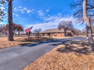 2716 Bobwhite Trail, Edmond, OK 73025 - photo 2
