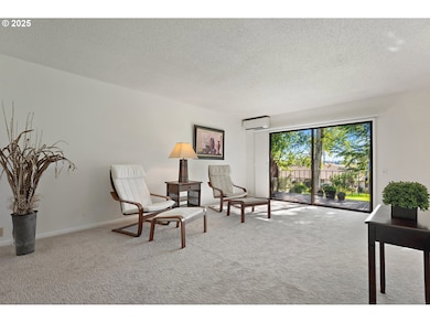 11490 SW Crown Dr unit 4, Portland, OR 97224 - photo 7