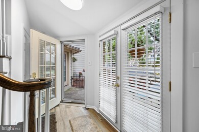 5804 Linden Square Ct unit 41, Rockville, MD 20852 - photo 6