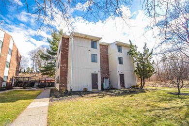 1549 Creekside Rd unit B33, Whitehall, PA 18052 - photo 2