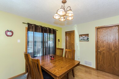 1124 S 12th St, Grand Forks, ND 58201 - photo 7