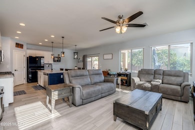 13-web-or-mls-Prairie Field Ln-13