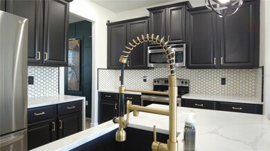 18314 Rossendale Ct, Land O Lakes, FL 34638 - photo 4