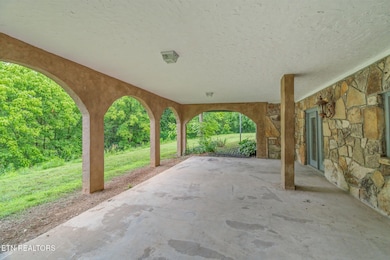 8-web-or-mls-363 Staghorn Lane-45