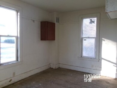 218 N Main St, Topeka, IN 46571 - photo 6