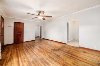 L_381_Rosslyn_Ave023