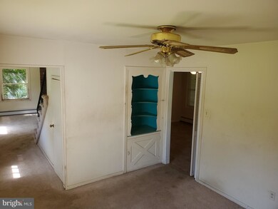 135 Plumtree Ln, Willingboro, NJ 08046 - photo 5