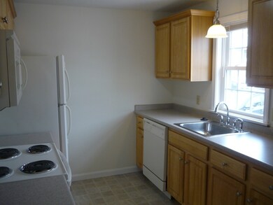 11 Patriot Rd unit 2, Fitchburg, MA 01420 - photo 5