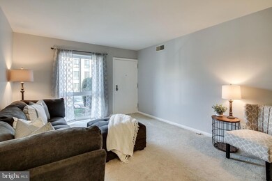 6151 Edsall Rd unit B, Alexandria, VA 22304 - photo 2