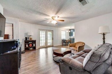 509 Holly Hill Dr, Hurst, TX 76053 - photo 5