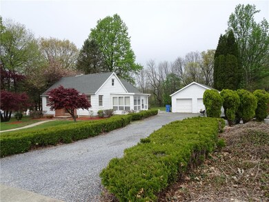 303 Spruce St, Walnutport, PA 18088 - photo 2