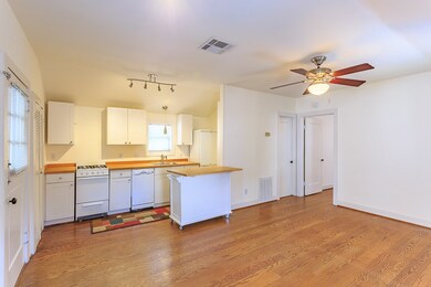 1655 Harold St unit 4, Houston, TX 77006 - photo 2