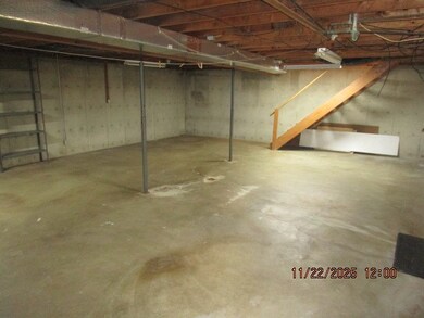 935 Apache Dr, Chillicothe, OH 45601 - photo 6