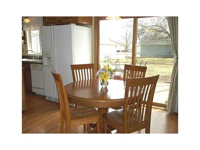Eat-in Kitchen.