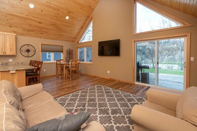 4-web-or-mls-04-Living Room.jpg