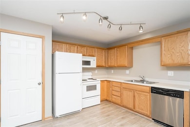 8302 Westown Pkwy unit 10008, West Des Moines, IA 50266 - photo 4