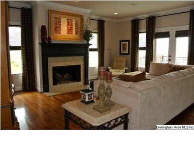 Keeping room with fireplace 2 also with gas logs a