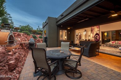 INDOOR_OUTDOOR LIVING