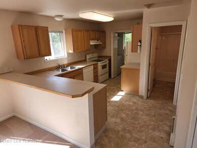 914 E 76th Ave unit C, Anchorage, AK 99518 - photo 2