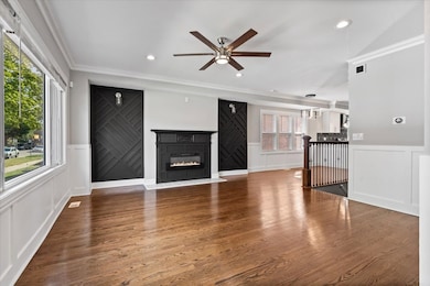 7830 S Merrill Ave, Chicago, IL 60649 - photo 2