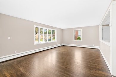 Spacious living room