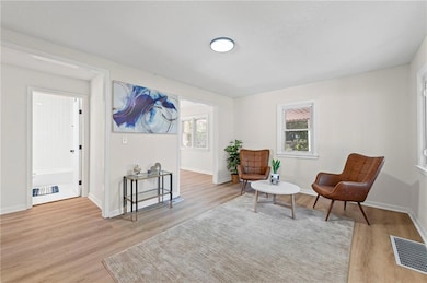 1503 N Mccoy St, Independence, MO 64050 - photo 6