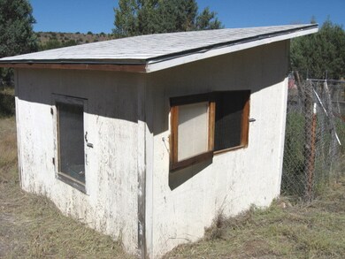 chicken coop bldg