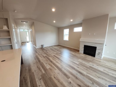 2950 Olympic St, Woodburn, OR 97071 - photo 2