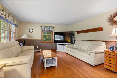 40 Mendon St, Upton, MA 01568 - photo 3