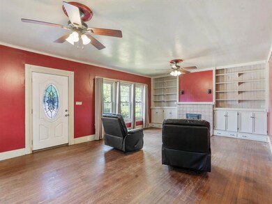 406 Featherston St, Cleburne, TX 76033 - photo 6