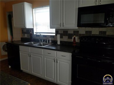 2424 SW Mission Ave, Topeka, KS 66614 - photo 7