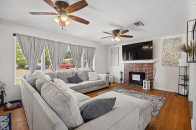 6 - Livingroom (1)