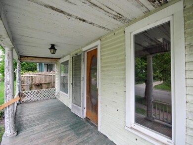 263-195156-front porch