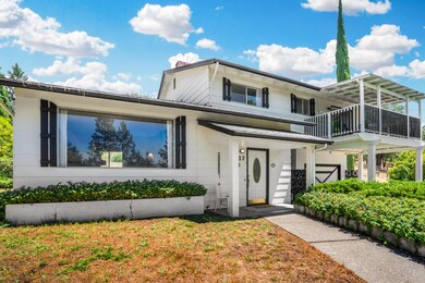 337 NE Scenic Dr, Grants Pass, OR 97526 - photo 2